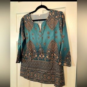 NEW Women’s tunic top, light fabric